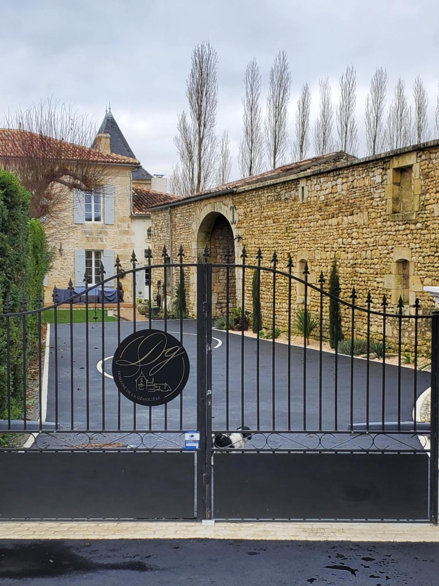 Domaine De La Gemoliere Acomodação com café da manhã Gémozac Exterior foto