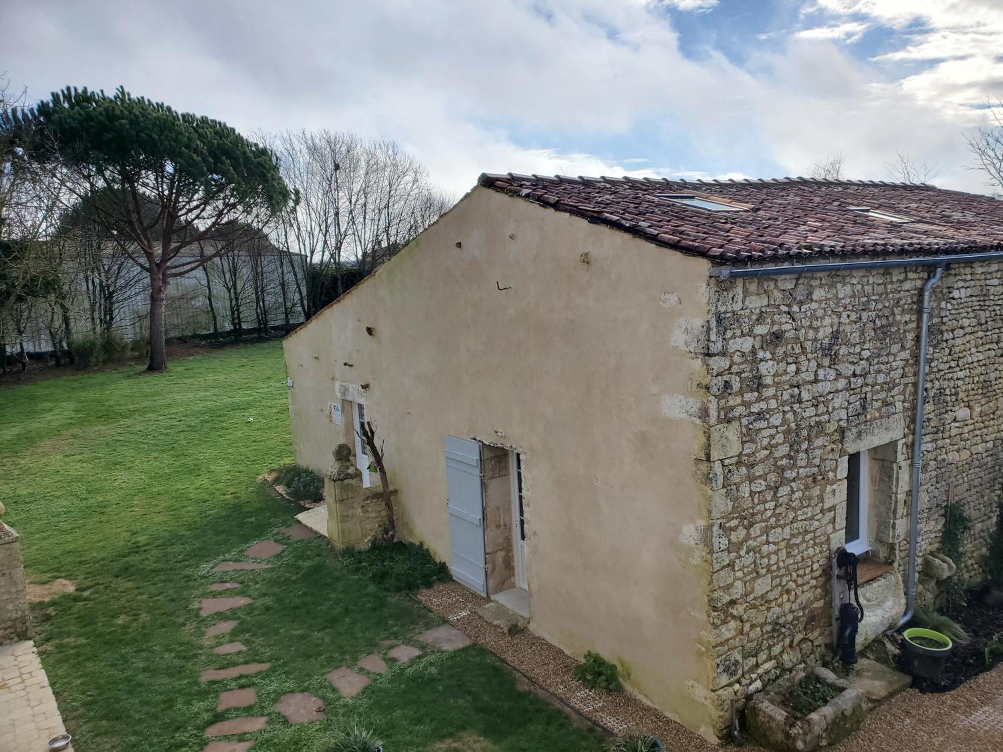 Domaine De La Gemoliere Acomodação com café da manhã Gémozac Exterior foto