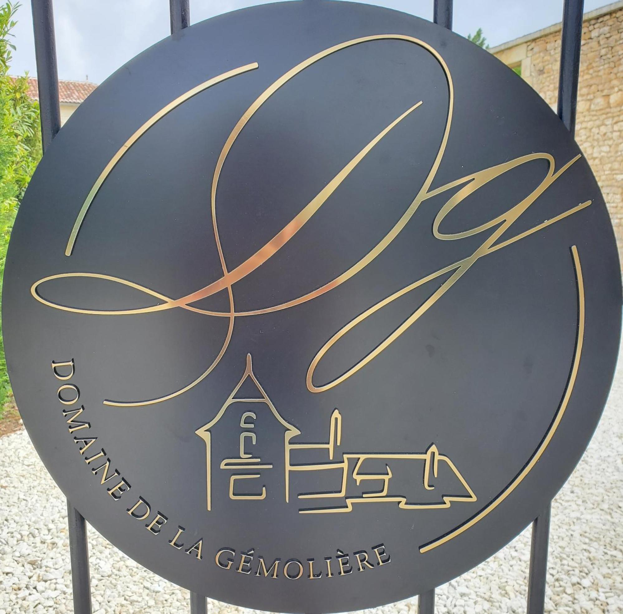 Domaine De La Gemoliere Acomodação com café da manhã Gémozac Exterior foto